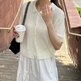Short-sleeved knit shirt