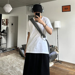 Simple U-neck T-shirt