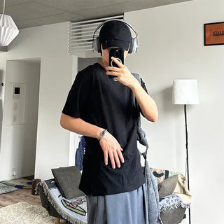 Simple U-neck T-shirt