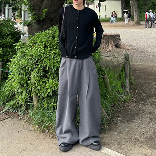 Voluminous wide slacks