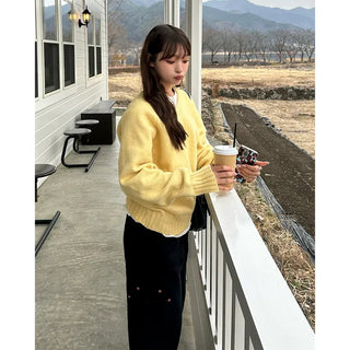V-neck simple knit