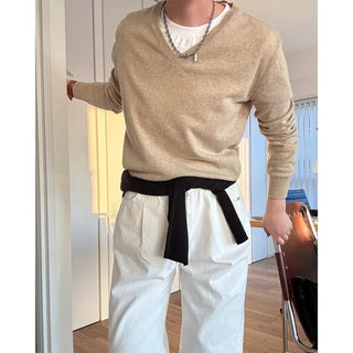 Simple V-neck knit