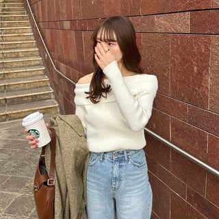 Off-shoulder knit
