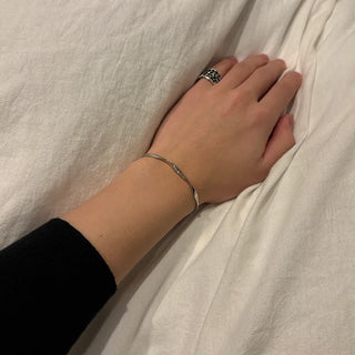 Chic Wave Bracelet