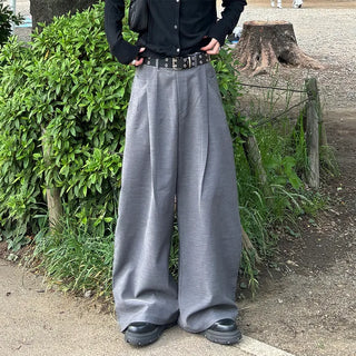 Voluminous wide slacks