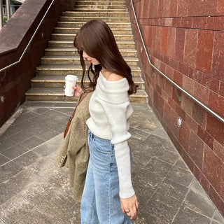 Off-shoulder knit