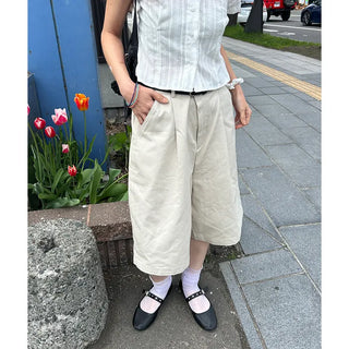 Bermuda shorts with one pleat
