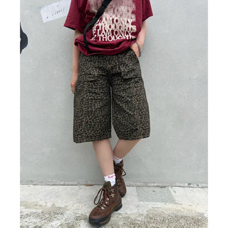 Leopard print Bermuda shorts