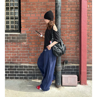 Loose off-shoulder T-shirt