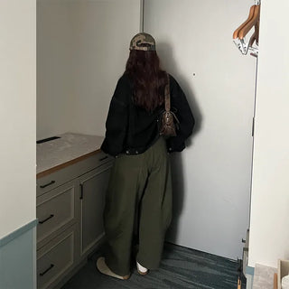 Seam-detailed khaki pants