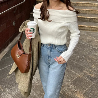 Off-shoulder knit