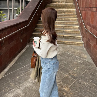 Off-shoulder knit