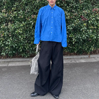 Minimalist cropped shirt