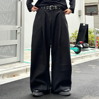 Voluminous wide slacks