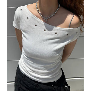 Bold pearl necklace