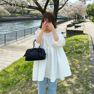 Voluminous feminine tunic