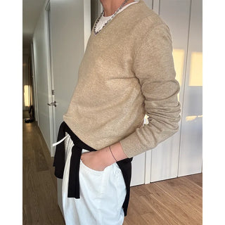 Simple V-neck knit