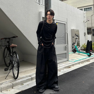 Voluminous wide slacks