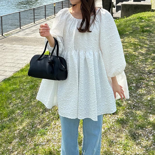 Voluminous feminine tunic