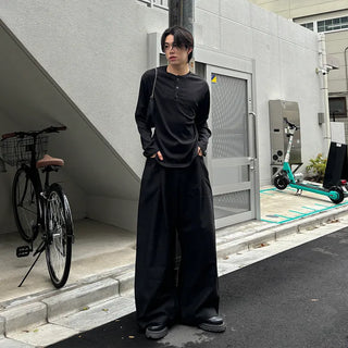 Voluminous wide slacks