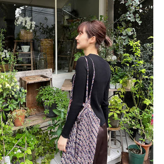 V-neck cardigan with waist-defining belt