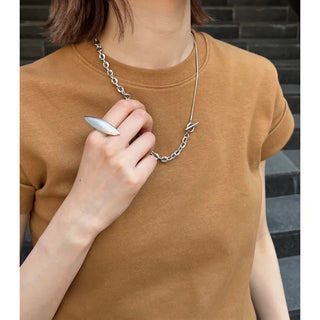 Chain design buckle necklace