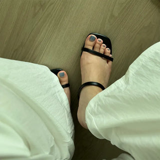 Strap sandals