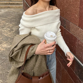 Off-shoulder knit