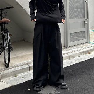 Voluminous wide slacks