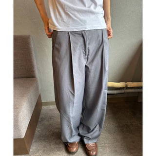 Normal tuck slacks