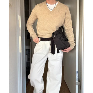 Simple V-neck knit