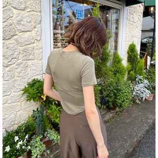 Round-cut cropped T-shirt