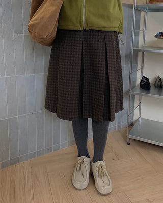 Checked pleated skirt