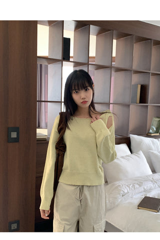 Shoulder slit ribbon knit