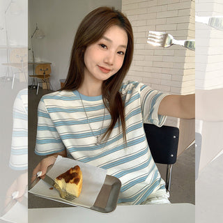 fashionable contrast striped