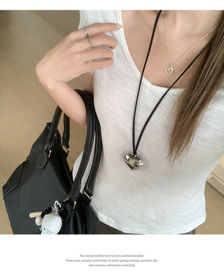 white V-neck shoulder Top