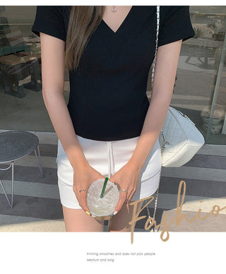 white V-neck fishbone Top