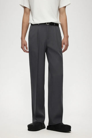 single pleated pants
