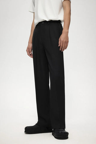single pleated pants