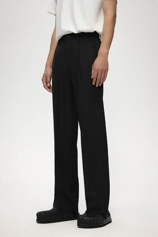 single pleated pants