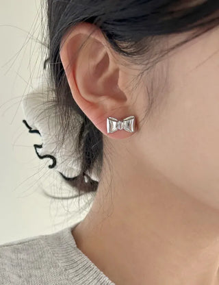 Metal Volume Ribbon Mini Fashion Earrings