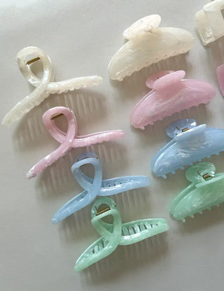 Type Milk Marble Large Claw Updo Hairpin