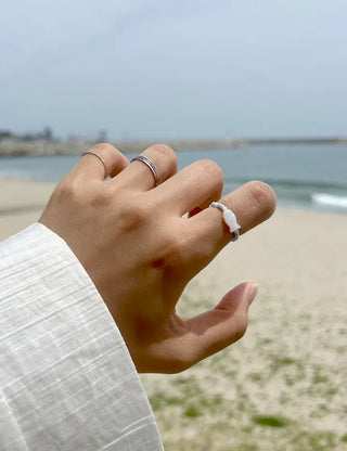 Fish bead ring, mother-of-pearl thread ring, layered set