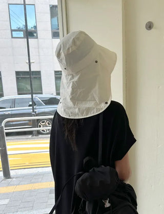 Sun-blocking safari hat, hiking hat, resort hat, bucket hat