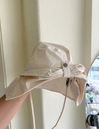 Sun-blocking safari hat, hiking hat, resort hat, bucket hat