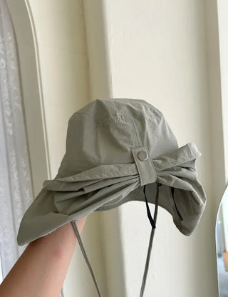 Sun-blocking safari hat, hiking hat, resort hat, bucket hat