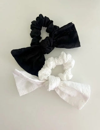 Eyelet oversized ribbon scrunchie hair tie
