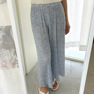 Women's floral pleated pants with elastic waistband