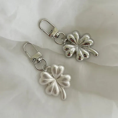 Metal four-leaf clover keyring metal phone strap car key holder