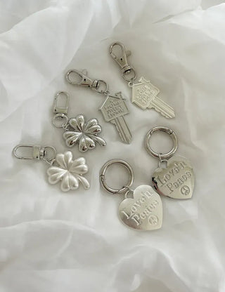 Metal four-leaf clover keyring metal phone strap car key holder
